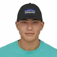 Patagonia P-6 Logo LoPro Trucker Black -lippis - Lippikset - 192964417823 - 3