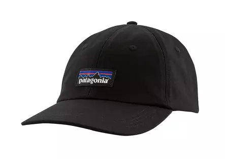 Patagonia P-6 Label Trad Cap Black -lippalakki - Lippikset - 192964418844 - 1