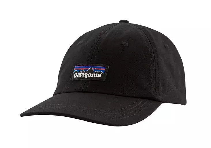 Patagonia P-6 Label Trad Cap Black -lippalakki - Lippikset - 192964418844 - 1